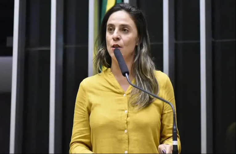 Projeto quer suspender salário de militares da ditadura